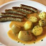 Nürnberger Würstchen mit Pellkartoffeln und Rahmsoße