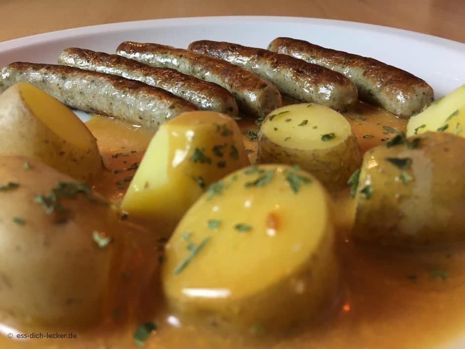 Nürnberger Würstchen mit Pellkartoffeln und Rahmsoße - ess-dich-lecker