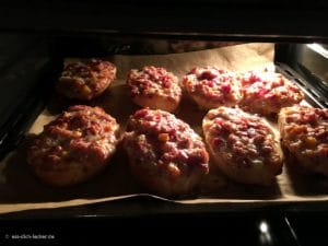 Pizza Brötchen im Ofen